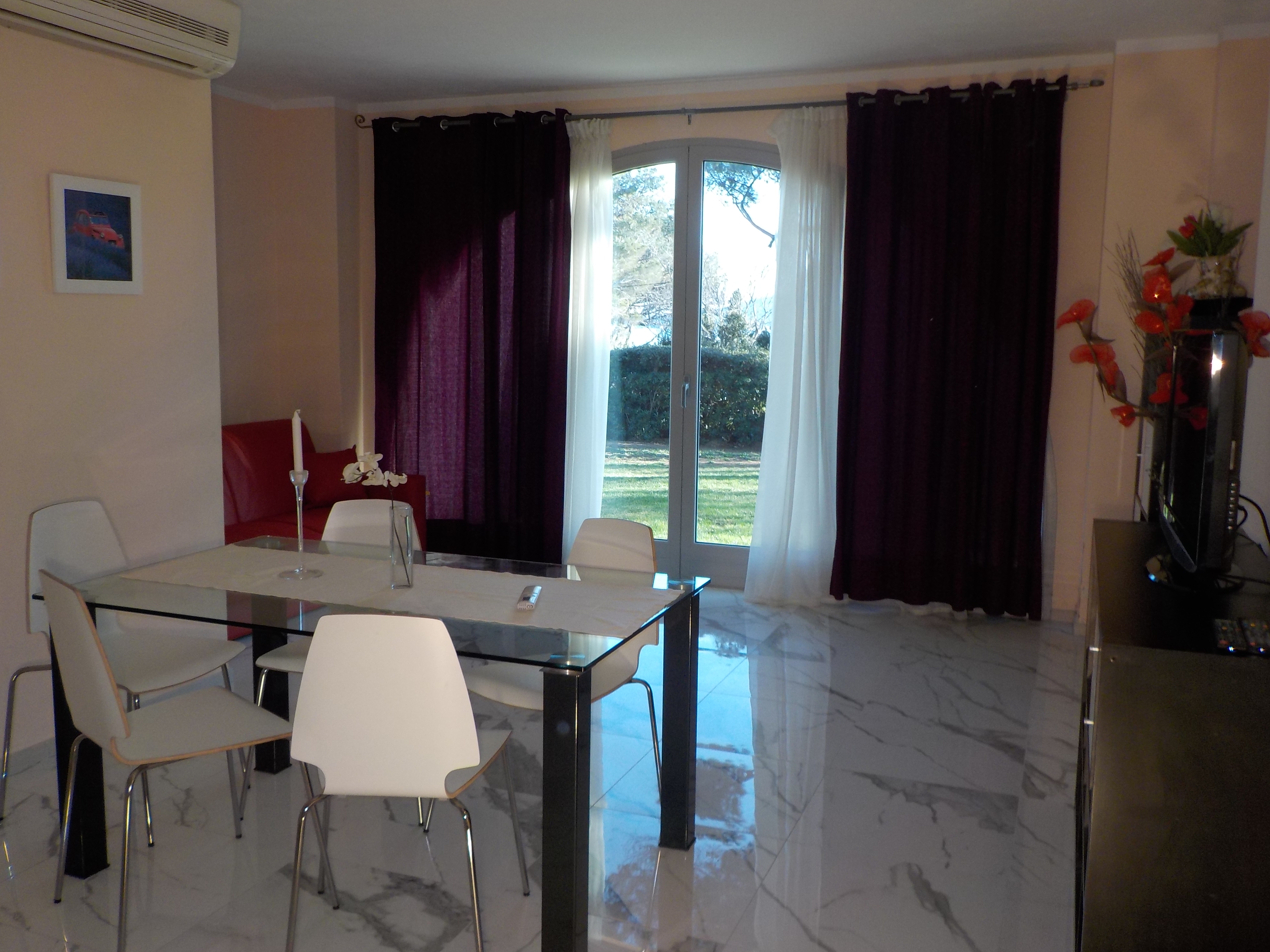 Holiday Apartment Rental: APARTMENT MIMOSA - Saint-Tropez